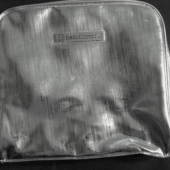 NIB BeautiControl Silver Zippered Cosmetic Case - Picture 6 of 6